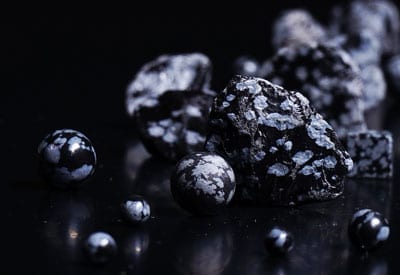 Snefnug-obsidian-stenenes-betydning Snefnug obsidian, egenskaber og stenens betydning